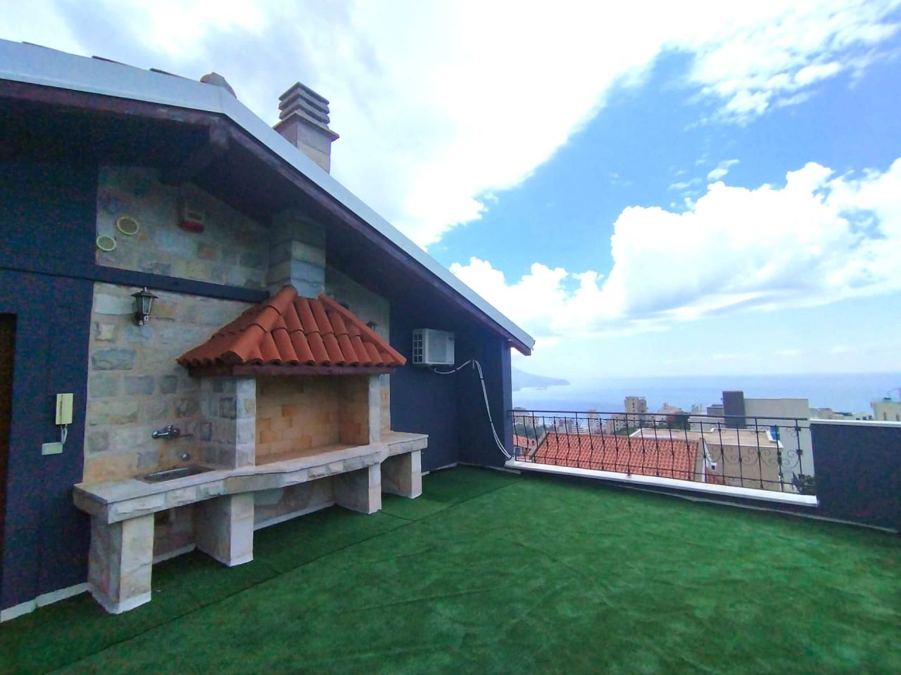 Cottage in Becici, Montenegro, 277 m² - Foto 1