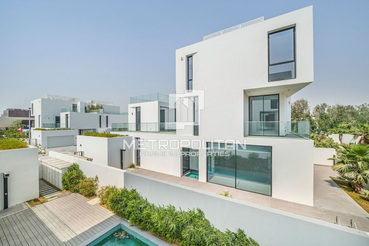 Villa in Dubai, UAE, 592 m² - picture 1