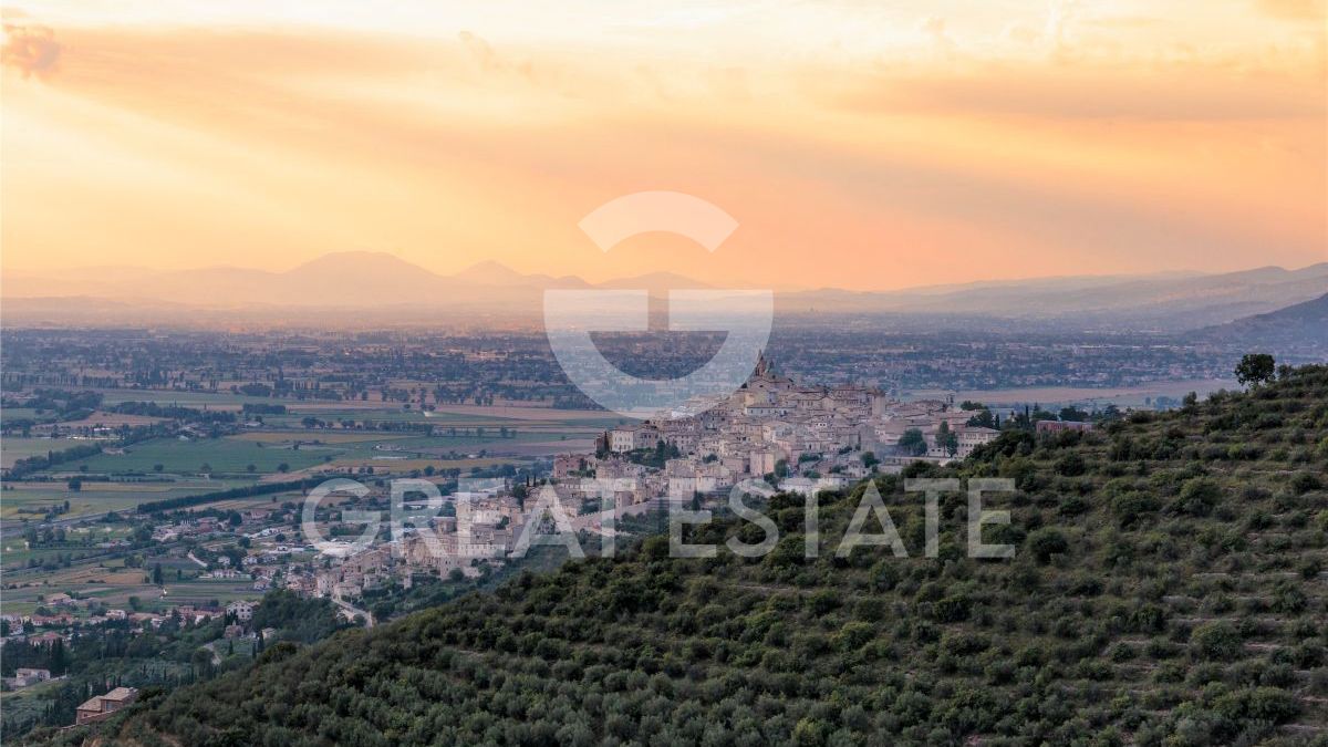 Farm in Assisi, Italien, 80 ha - Foto 1