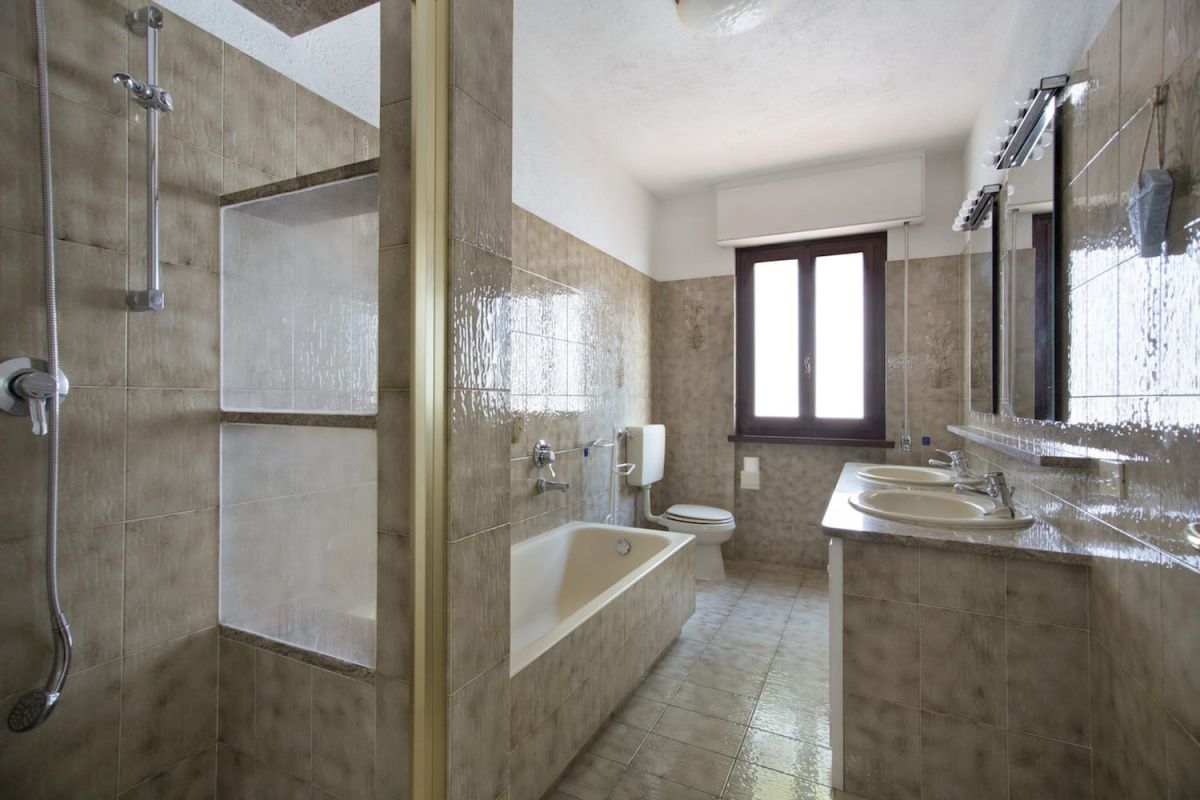 House in Andora, Italy, 690 m² - picture 8