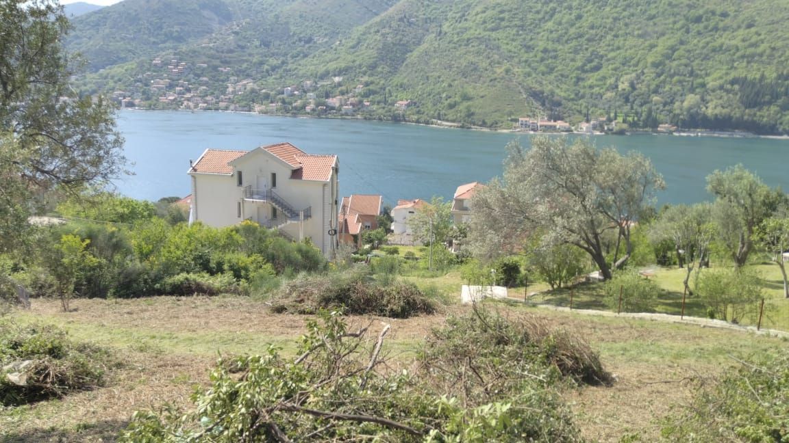 Grundstück in Tivat, Montenegro, 2 145 m² - Foto 1