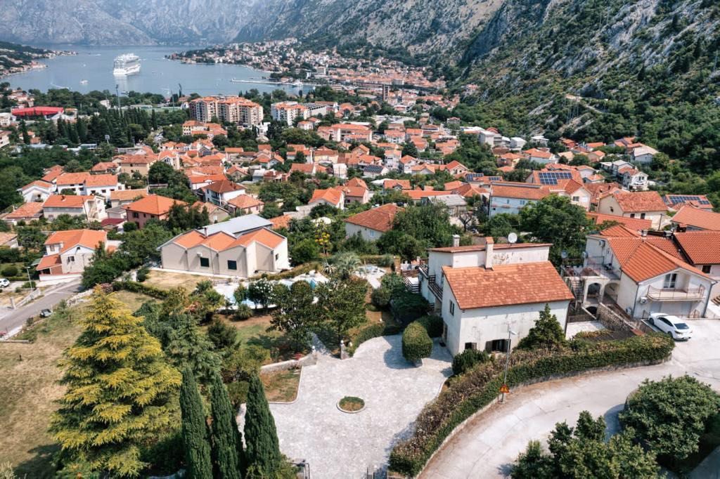 Villa in Kotor, Montenegro, 450 m² - picture 4
