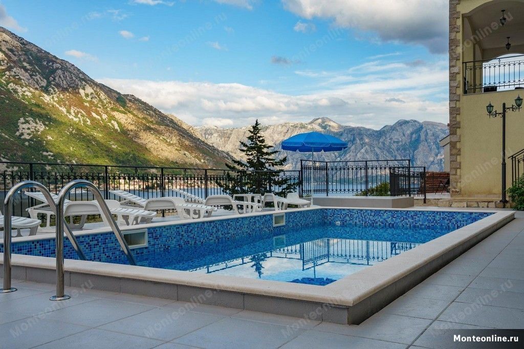 Villa in Kotor, Montenegro, 350 m² - Foto 1