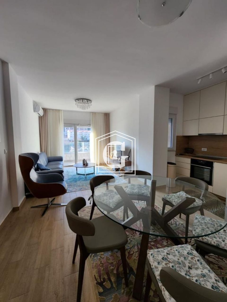 Apartamento en Budva, Montenegro, 66 m² - imagen 2