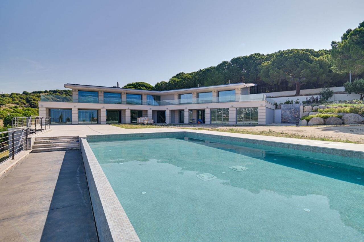 Haus in Costa del Maresme, Spanien, 1 000 m² - Foto 1