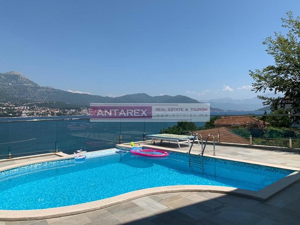 Villa in Njivice, Montenegro, 230 m² - picture 2