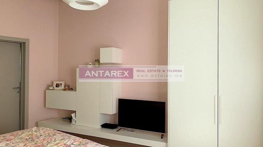 Villa in Njivice, Montenegro, 230 m² - picture 16