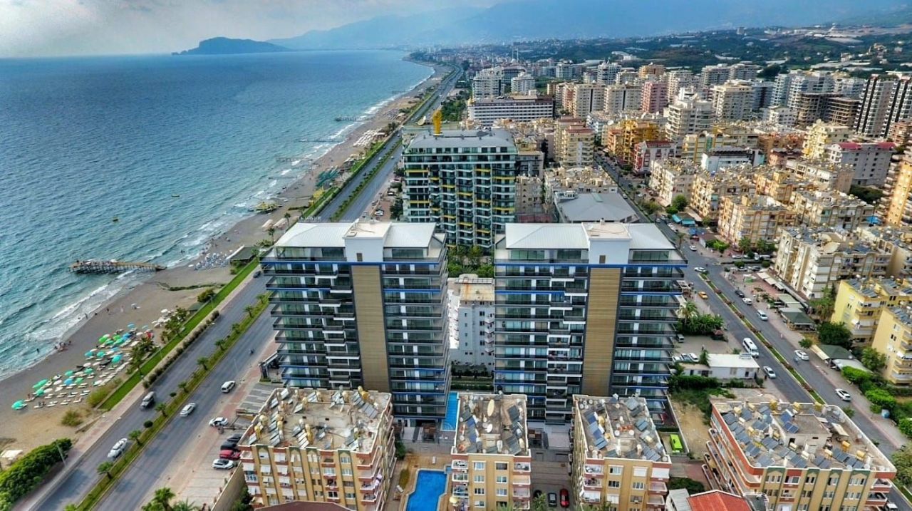 Flat in Alanya, Turkey, 61 m² - picture 1