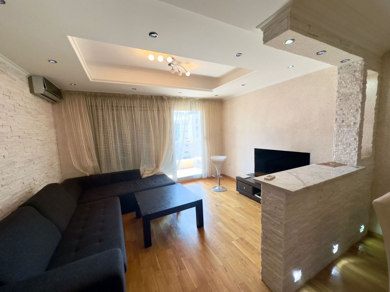 Piso en Budva, Montenegro, 86 m² - imagen 1