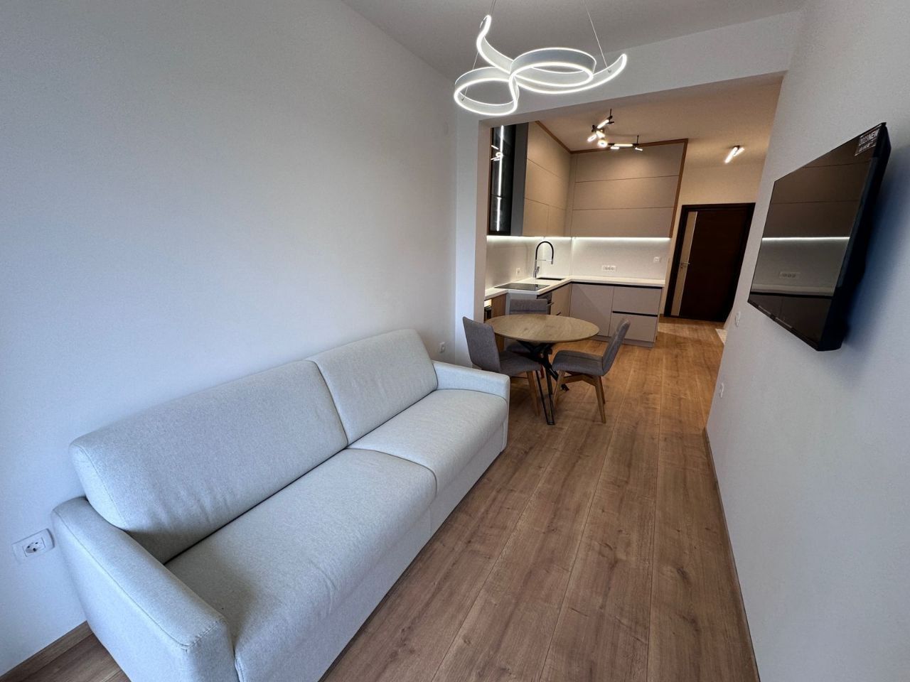 Piso en Budva, Montenegro, 42 m² - imagen 1