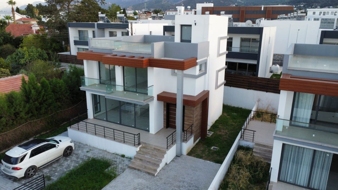 Villa en Alsancak, Chipre, 170 m² - imagen 1