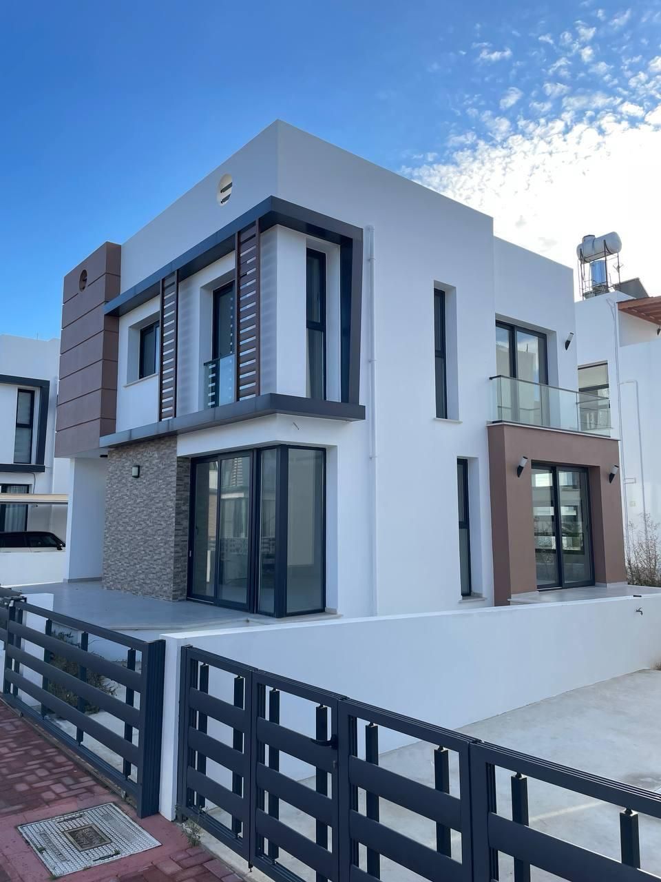 Villa à Famagouste, Chypre, 180 m² - image 2