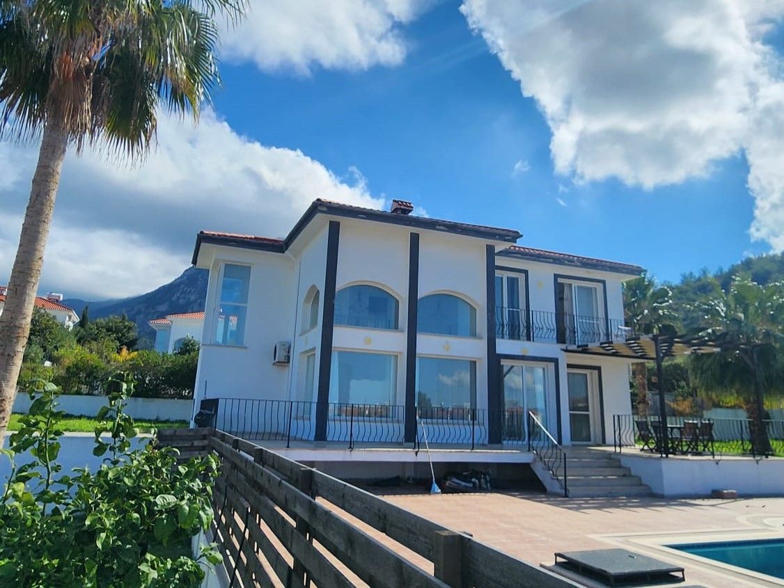 Villa à Kyrenia, Chypre, 286 m² - image 2