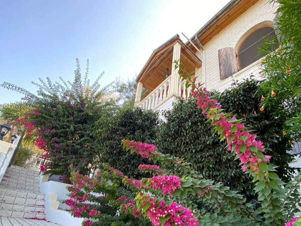 Villa in Alsancak, Cyprus, 270 m² - picture 2