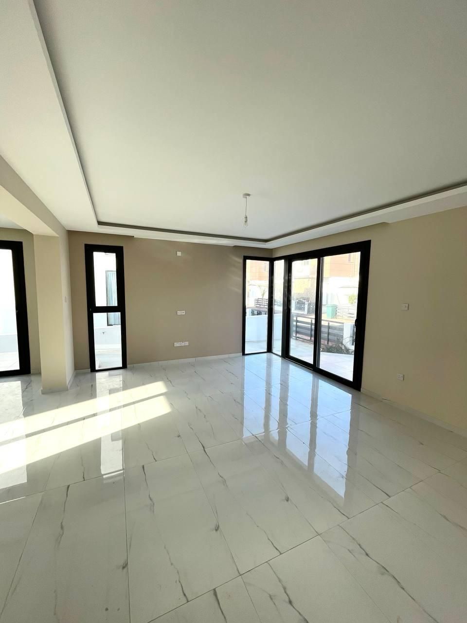 Villa à Famagouste, Chypre, 180 m² - image 4