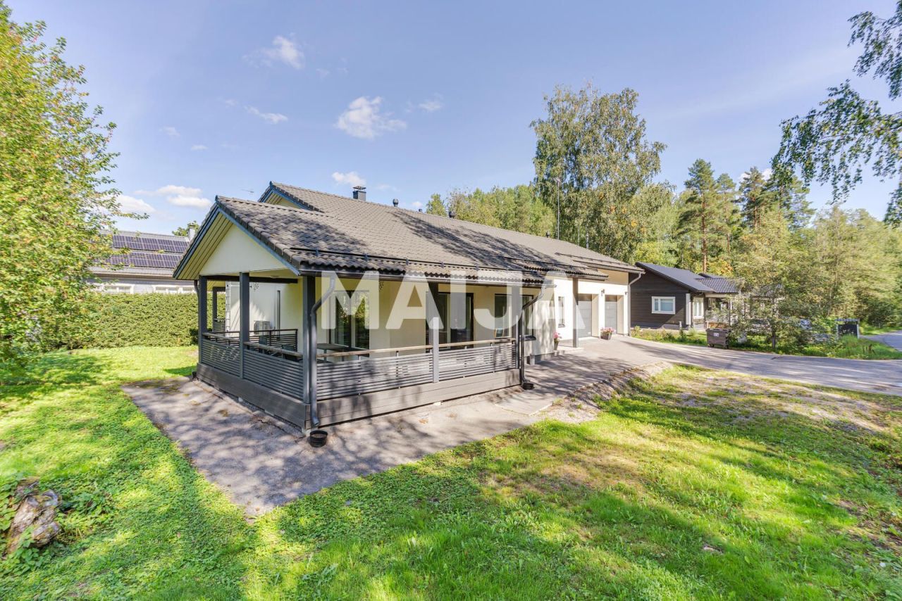 Maison à Vantaa, Finlande, 96 m² - image 1