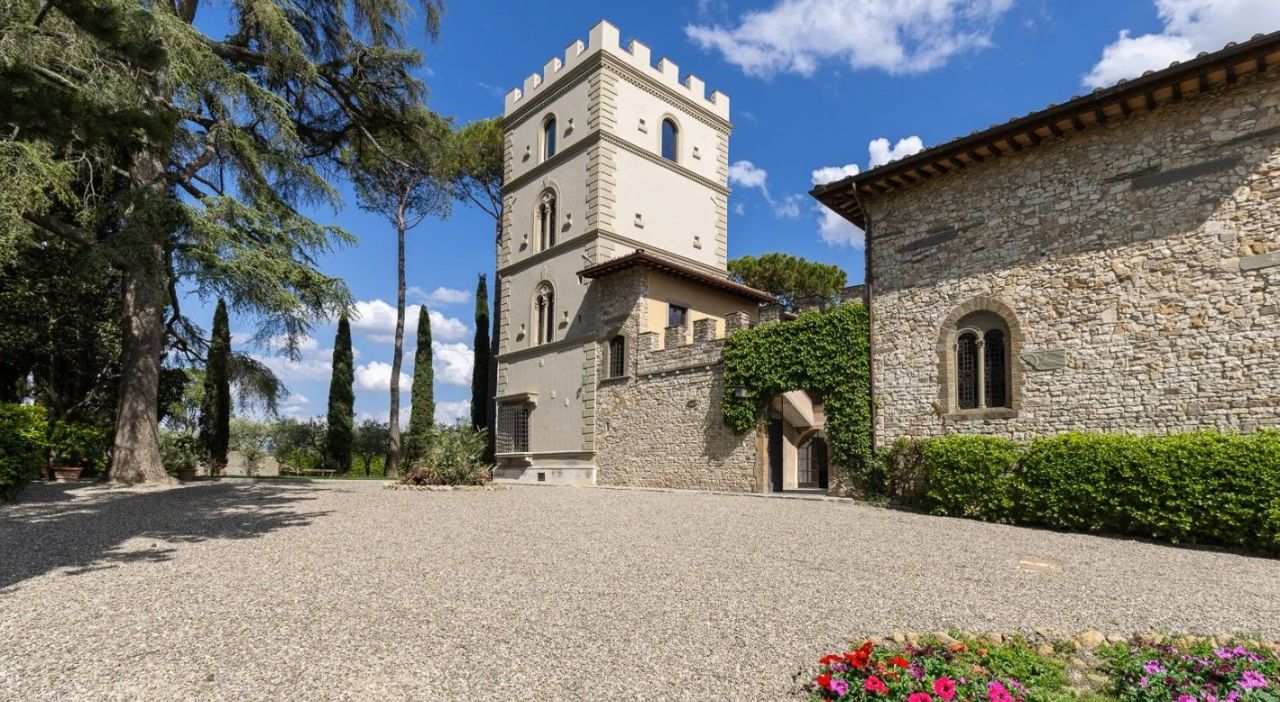 Castello a Firenze, Italia, 1 080 m² - foto 2