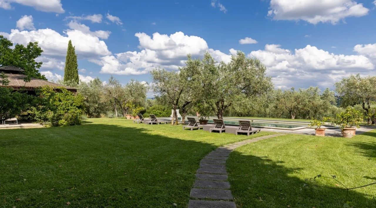 Castello a Firenze, Italia, 1 080 m² - foto 12