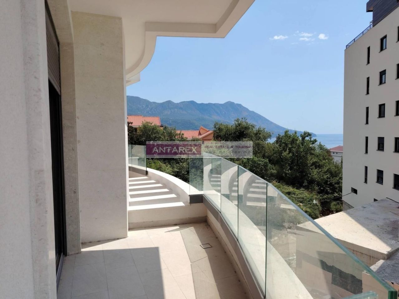 Apartment in Becici, Montenegro, 48 m² - Foto 1