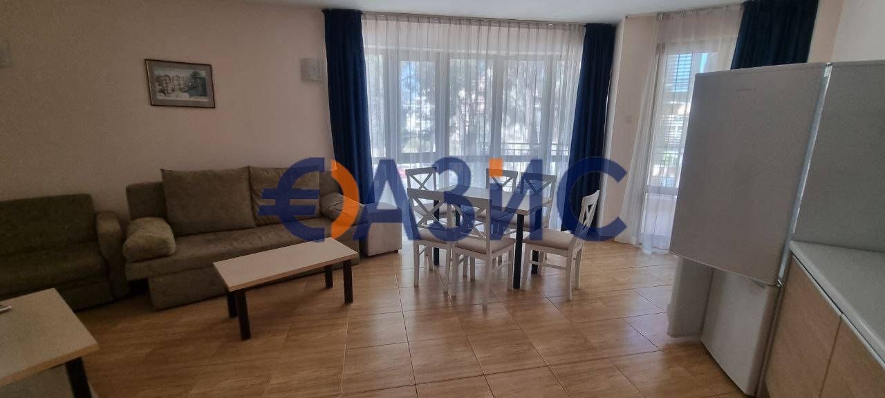 Appartement à Slantchev Briag, Bulgarie, 110.3 m² - image 1