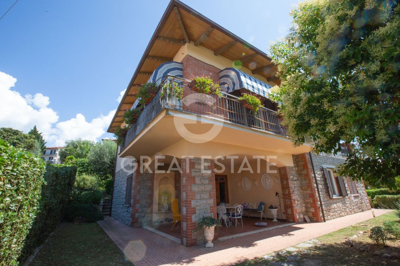 Villa en Passignano sul Trasimeno, Italia, 307.65 m² - imagen 2