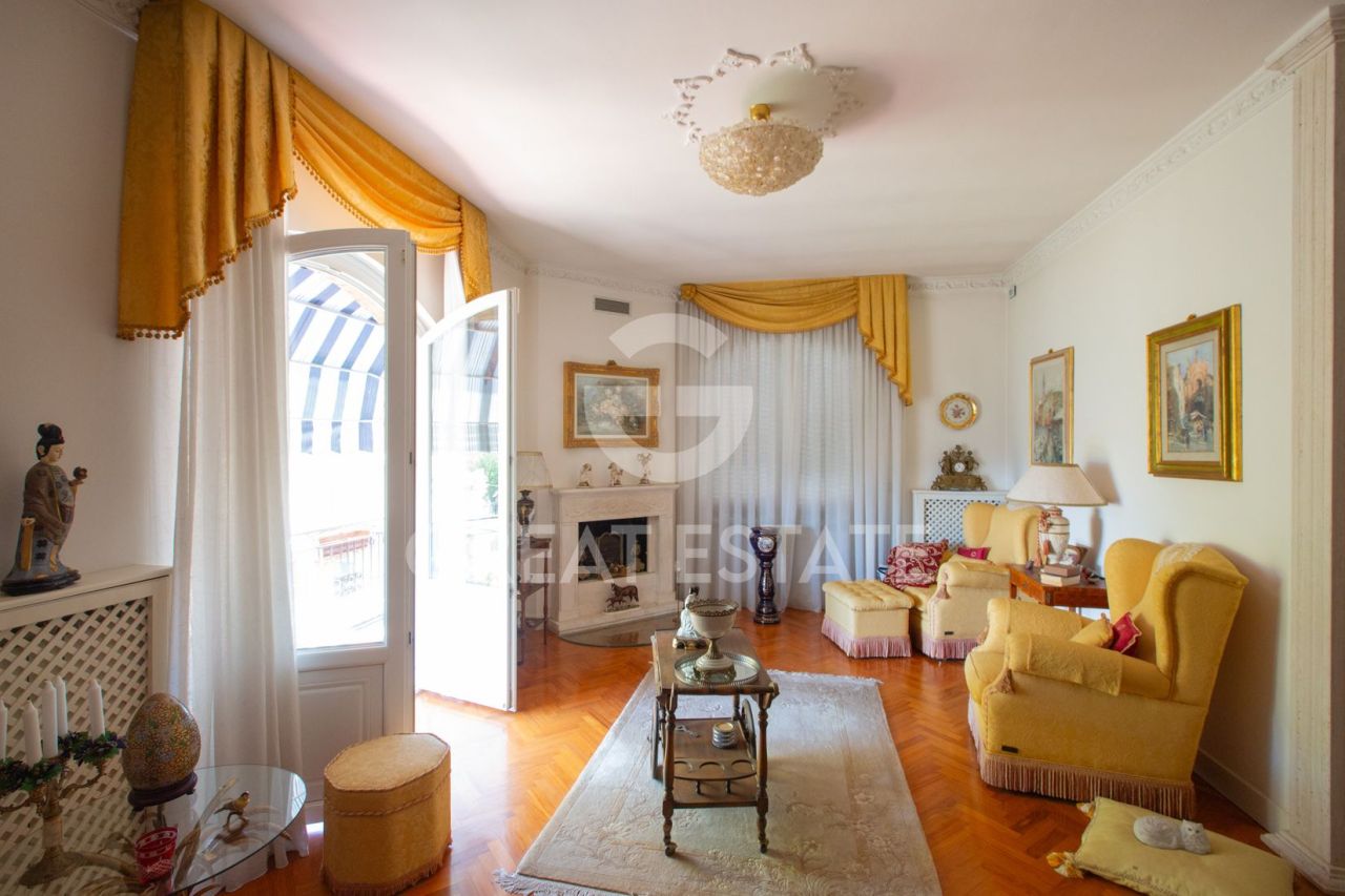 Villa en Passignano sul Trasimeno, Italia, 307.65 m² - imagen 9