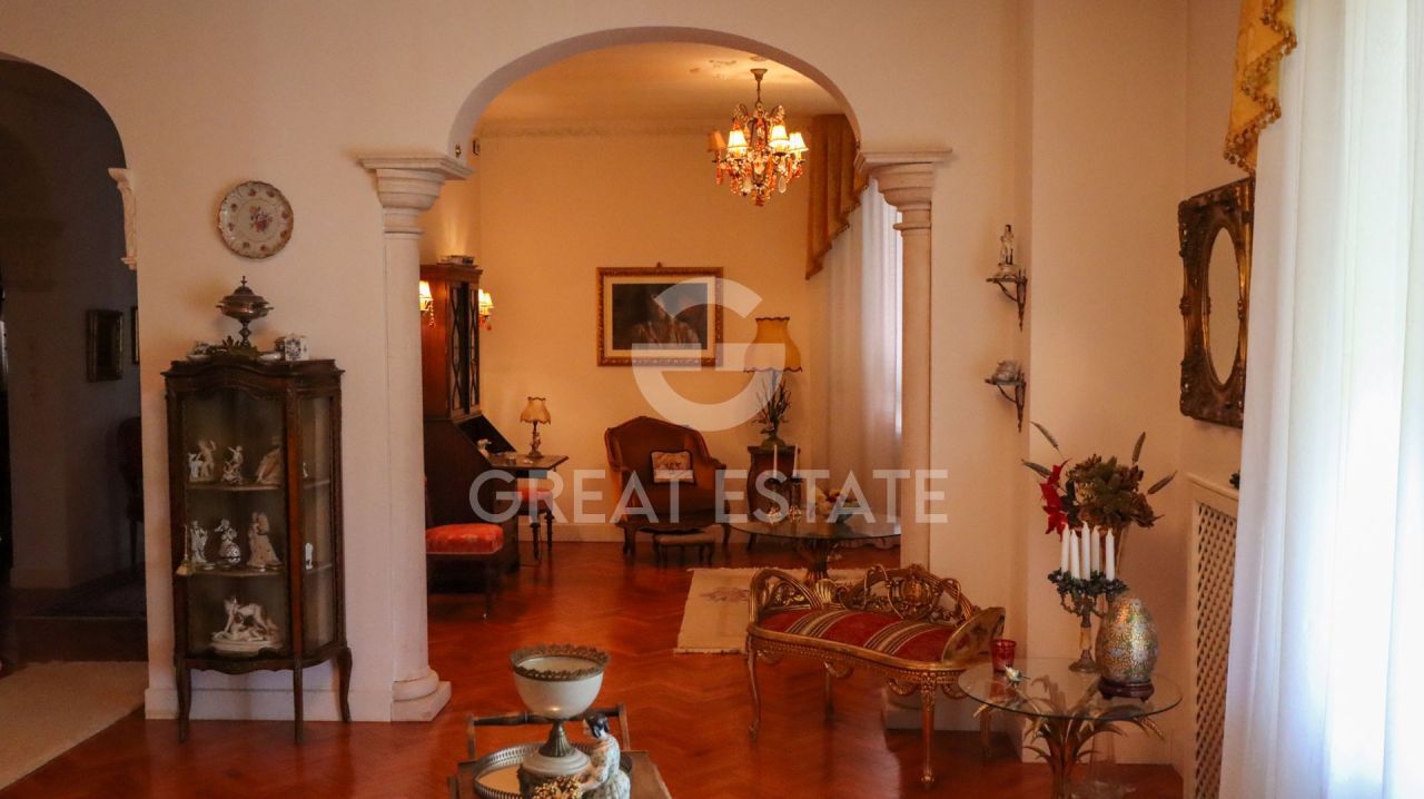 Villa en Passignano sul Trasimeno, Italia, 307.65 m² - imagen 11