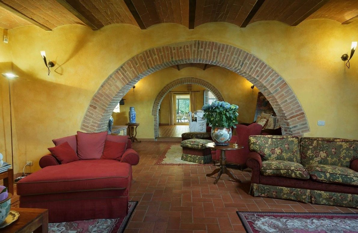 Casa lucrativa en Montalcino, Italia, 1 000 m² - imagen 4