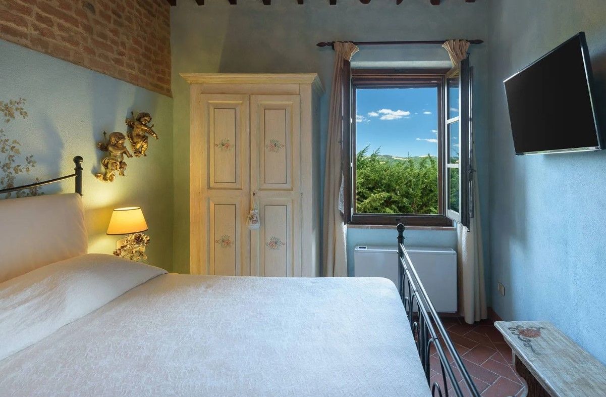 Casa lucrativa en Montalcino, Italia, 1 000 m² - imagen 12