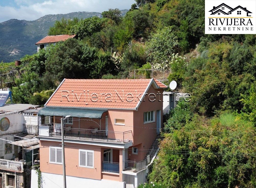 Haus in Herceg-Novi, Montenegro, 91 m² - Foto 1