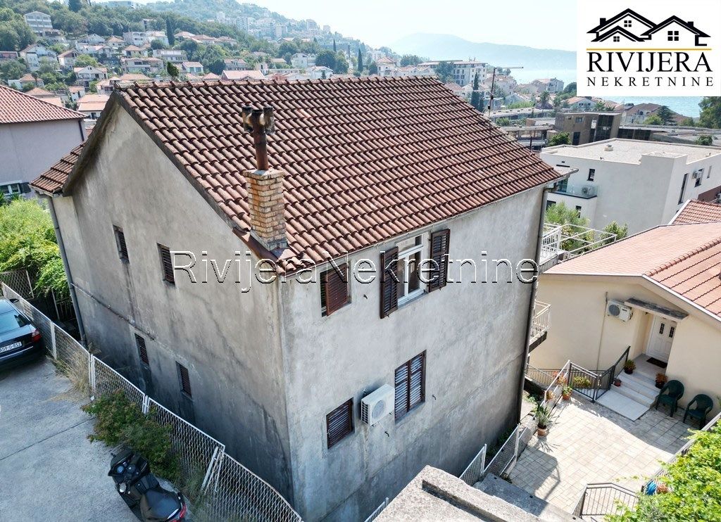 Casa a Herceg-Novi, Montenegro, 202 m² - foto 2