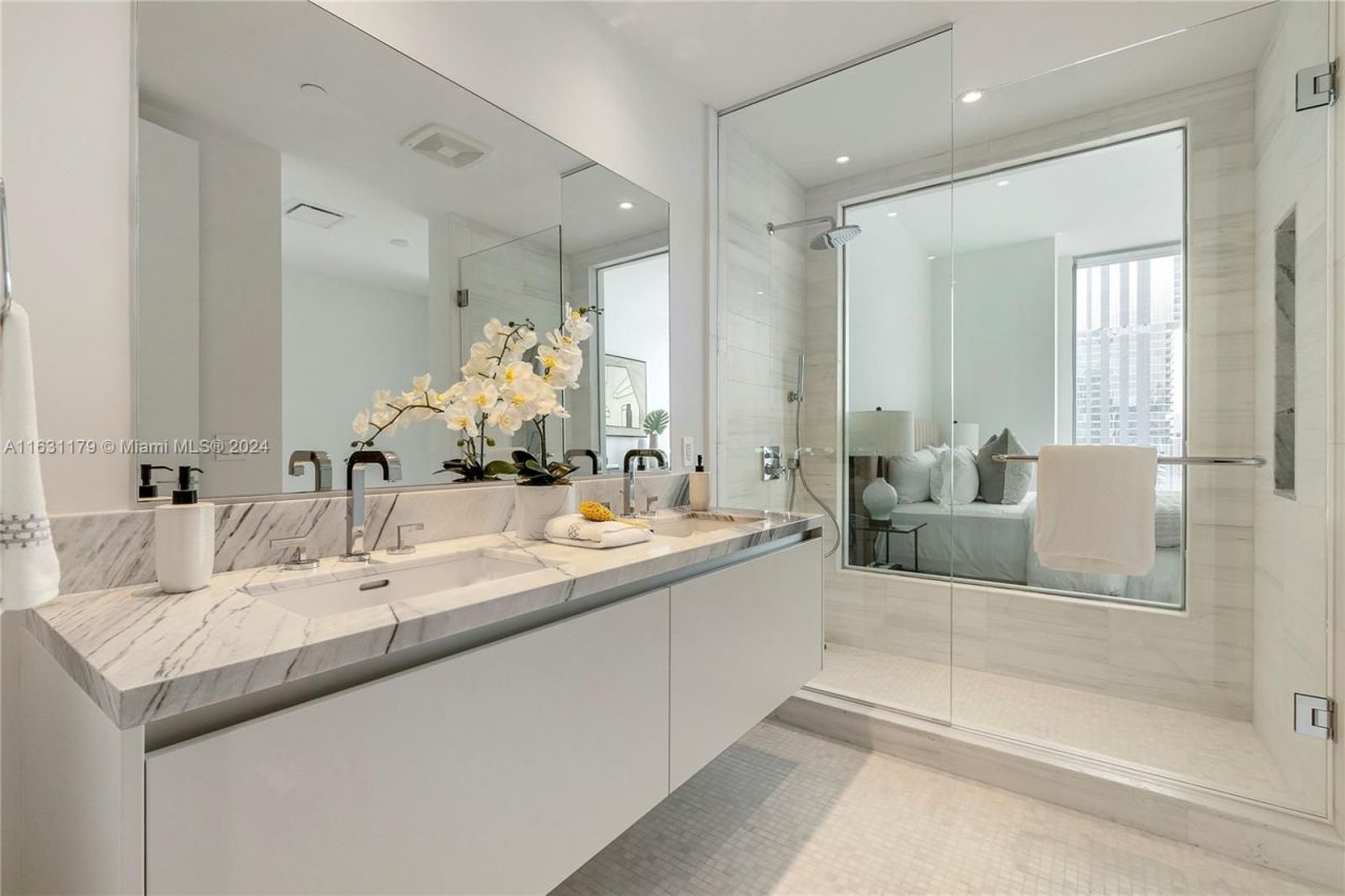 Flat in Miami, USA, 100 m² - picture 13