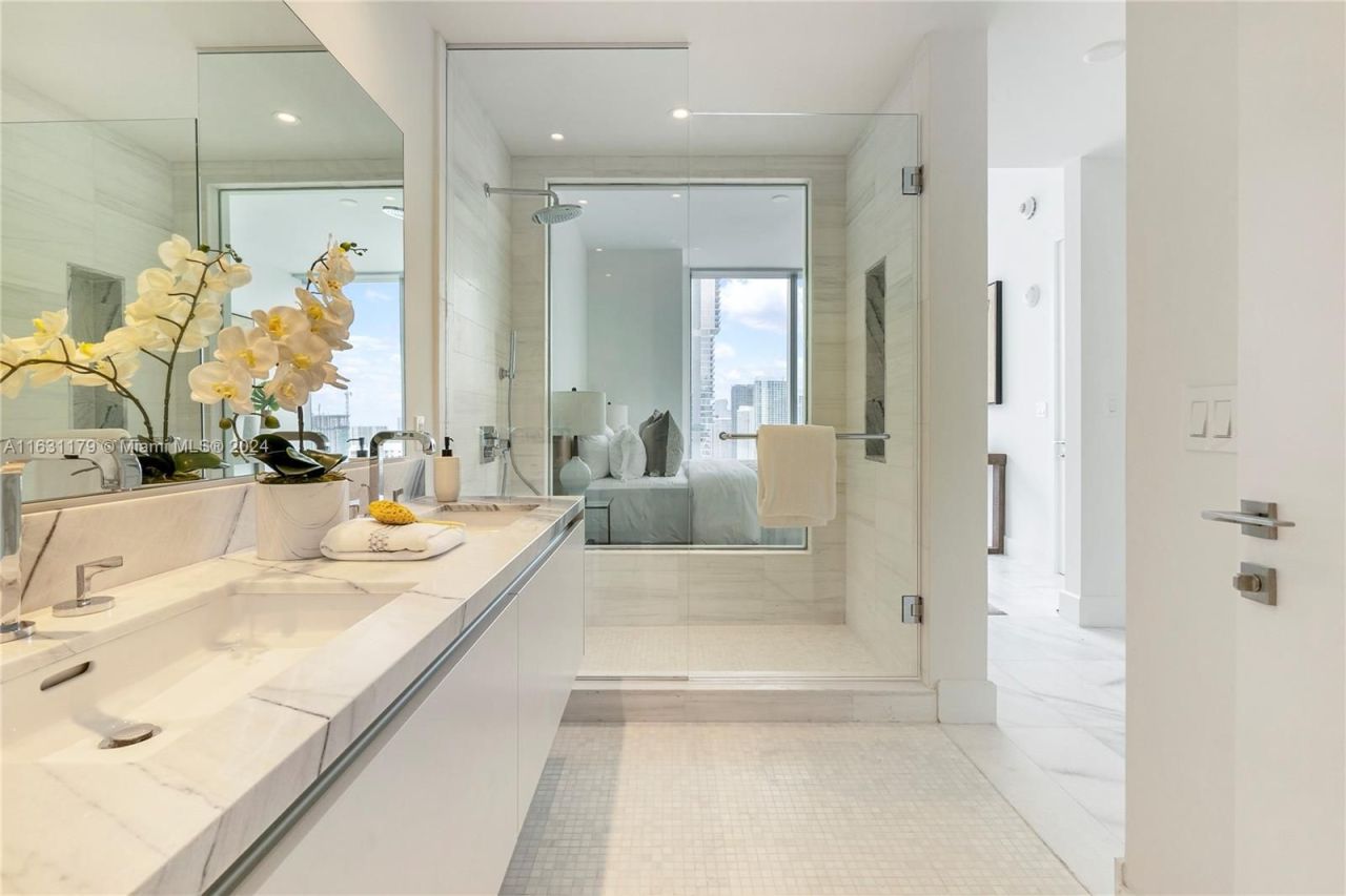 Flat in Miami, USA, 100 m² - picture 11