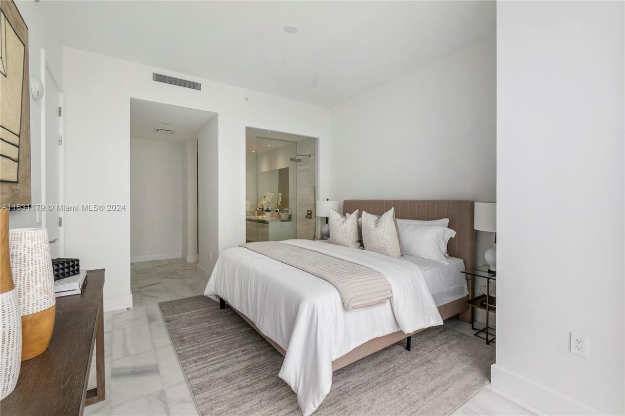 Flat in Miami, USA, 100 m² - picture 8