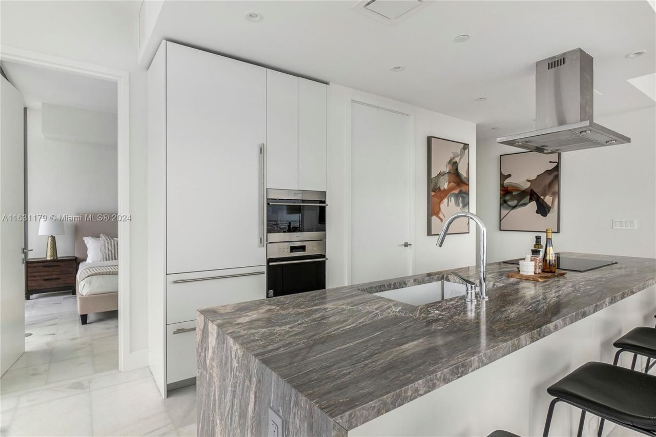 Flat in Miami, USA, 100 m² - picture 14