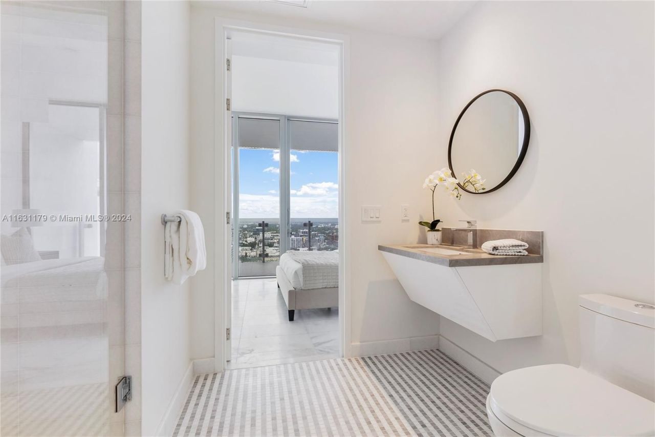 Flat in Miami, USA, 100 m² - picture 12