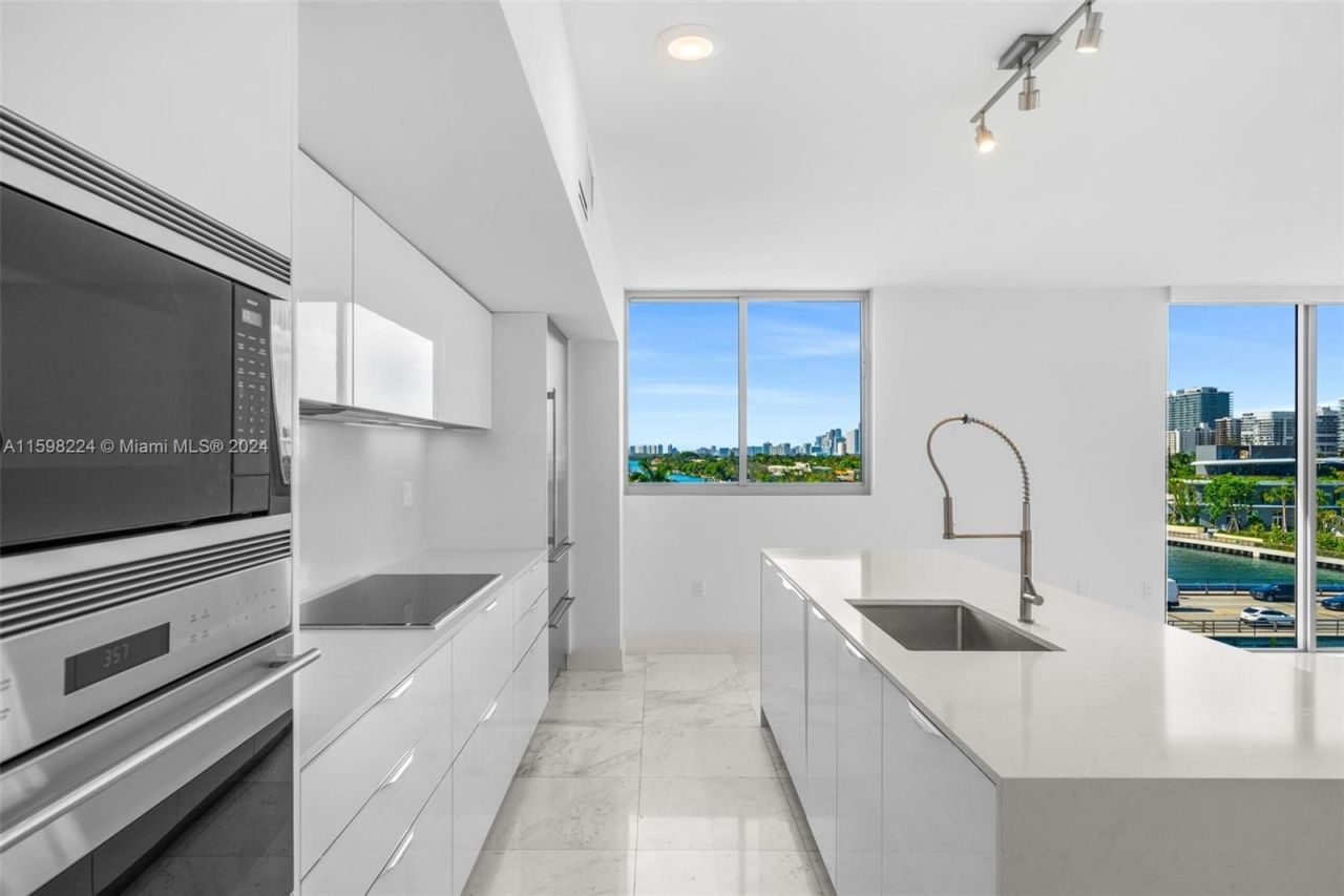 Flat in Miami, USA, 160 m² - picture 6