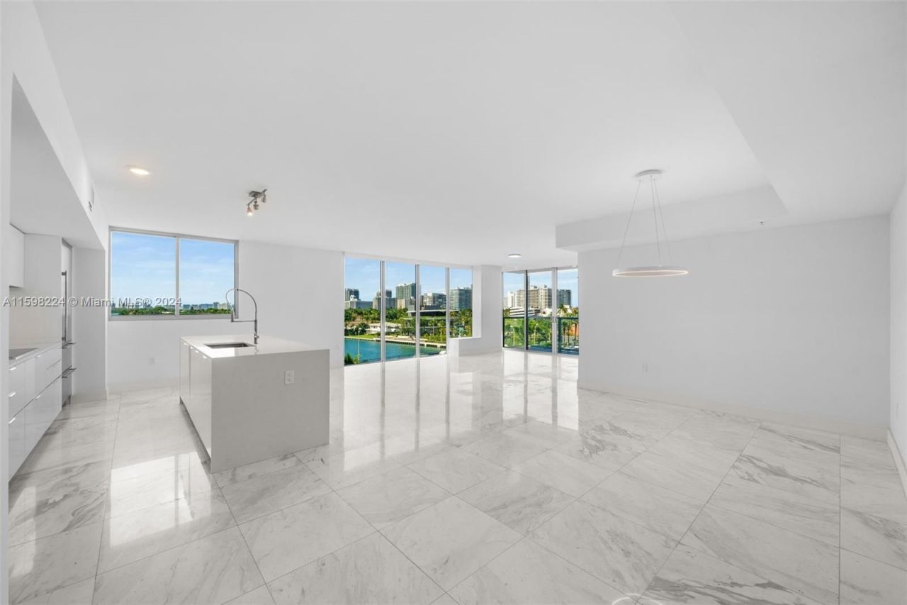 Flat in Miami, USA, 160 m² - picture 3