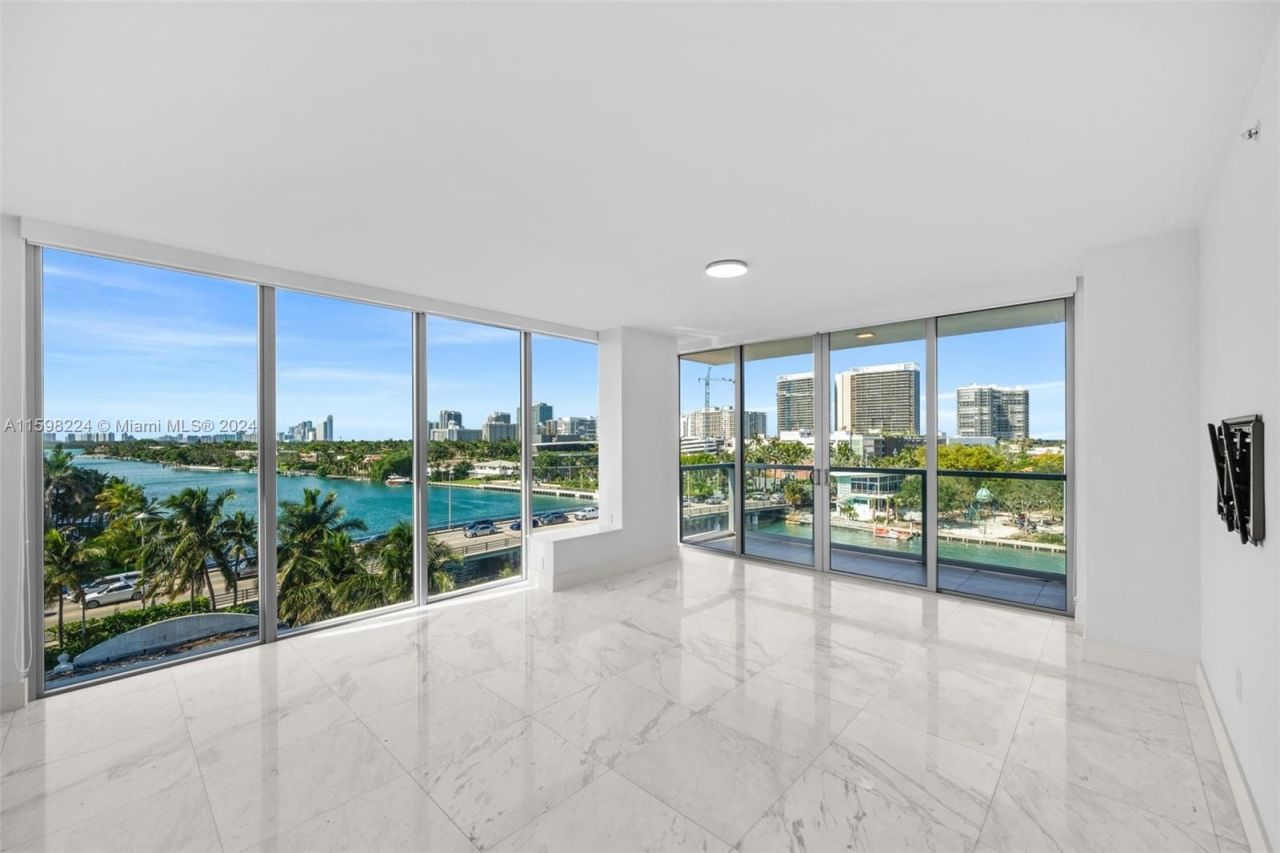 Appartement à Miami, États-Unis, 160 m² - image 1