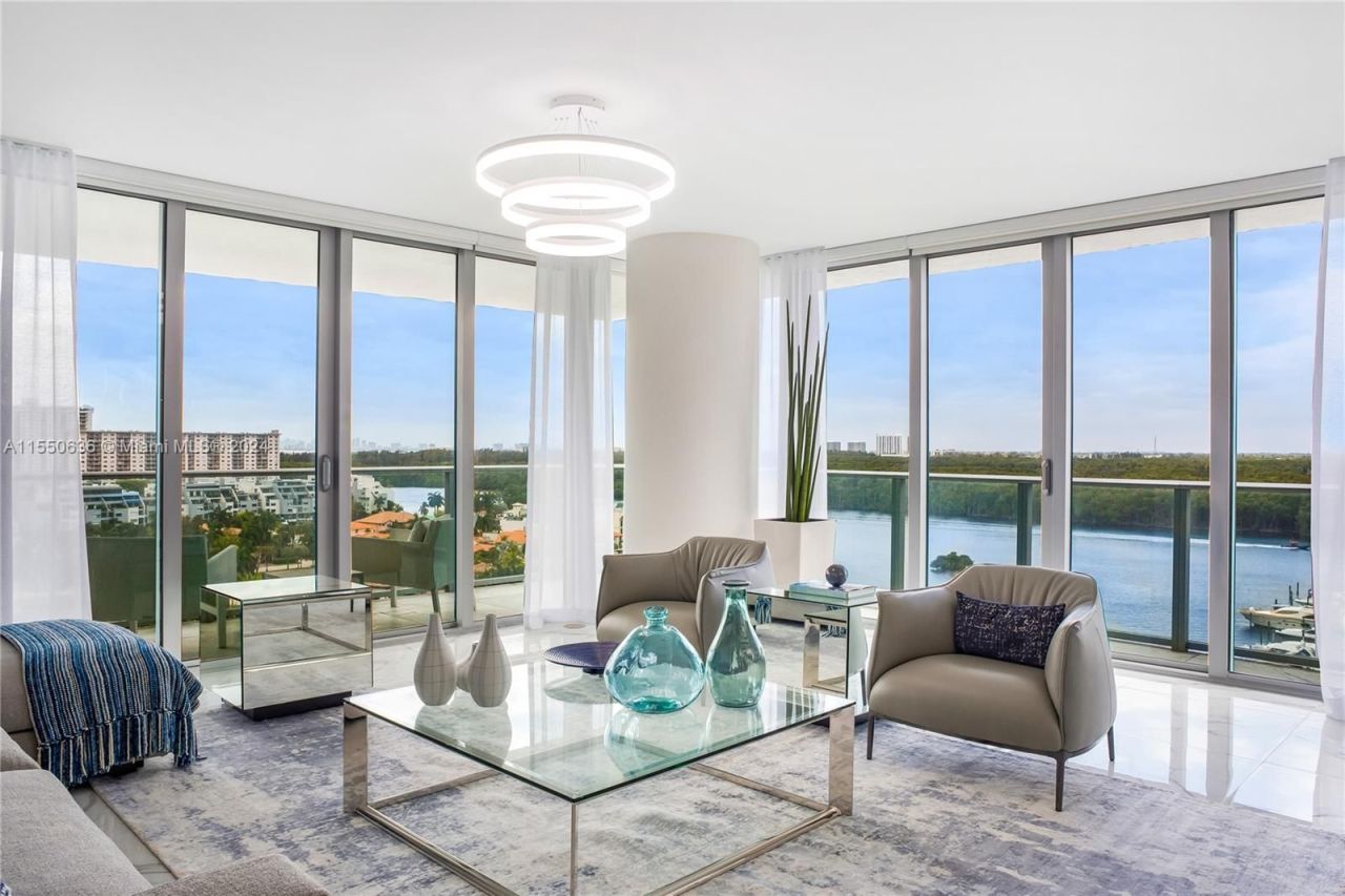 Flat in Miami, USA, 180 m² - picture 1