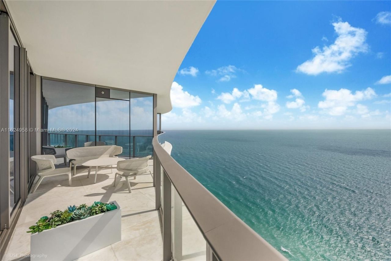 Flat in Miami, USA, 140 m² - picture 1