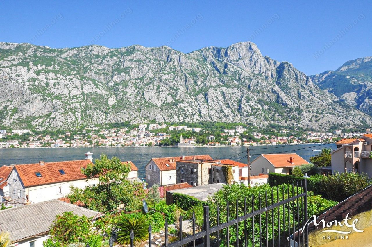 Maison à Kotor, Monténégro, 100 m² - image 1