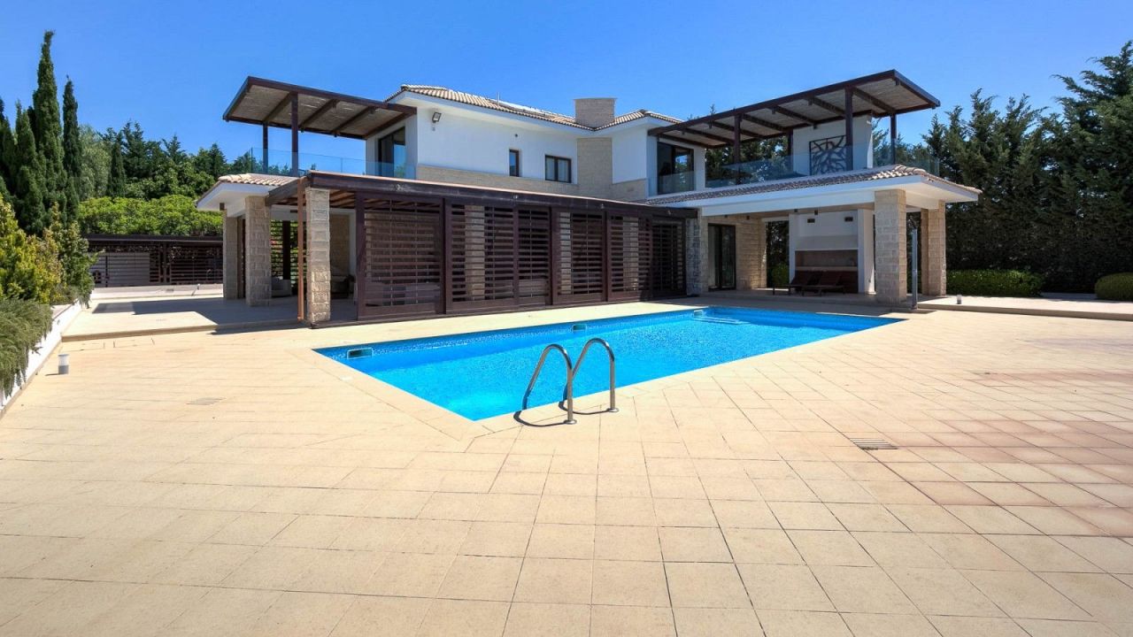 Villa en Pafos, Chipre, 277 m² - imagen 1