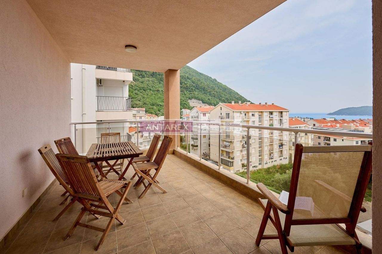 Apartment in Budva, Montenegro, 88 m² - picture 1