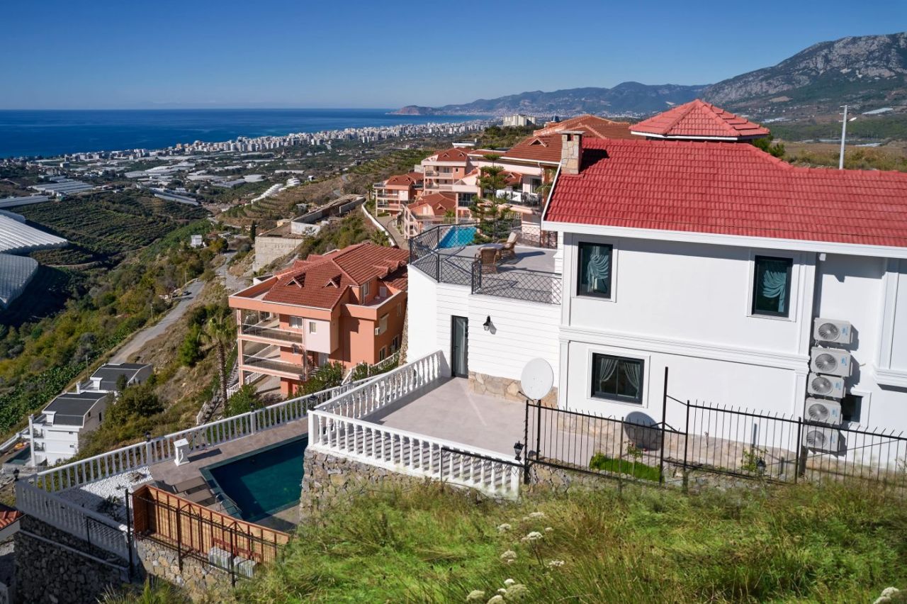 Villa en Alanya, Turquia, 704 m² - imagen 1