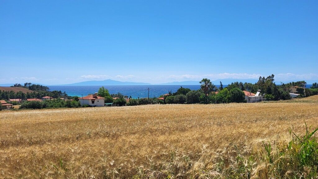 Land in Chalkidiki, Greece, 4 558 m² - picture 1