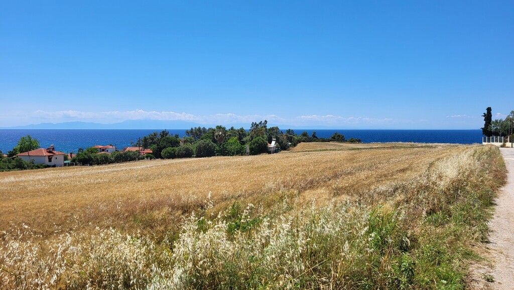 Land in Chalkidiki, Greece, 4 283 m² - picture 1