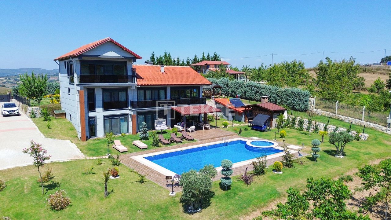 Appartement Karamürsel, Turquie, 356 m² - image 1