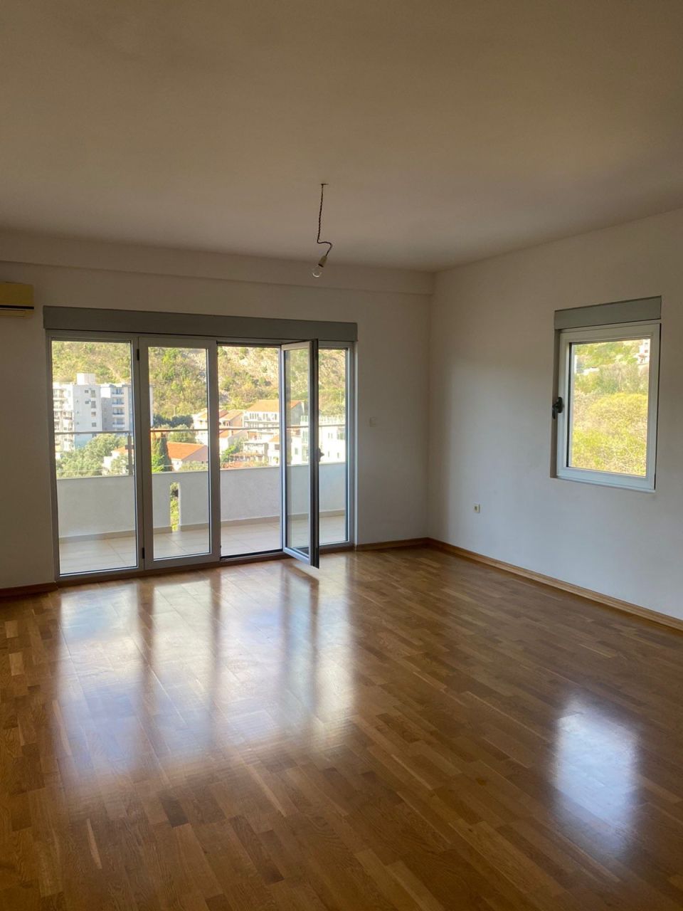 Appartement à Budva, Monténégro, 83 m² - image 1