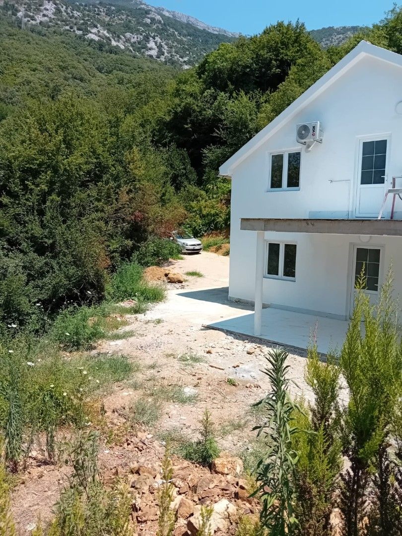 Casa a Sutomore, Montenegro, 170 m² - foto 2